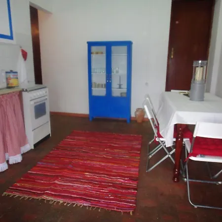 Vale Do Boto-quinta Com 3 Casas