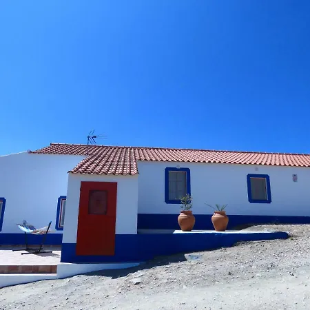 Vale Do Boto-quinta Com 3 Casas